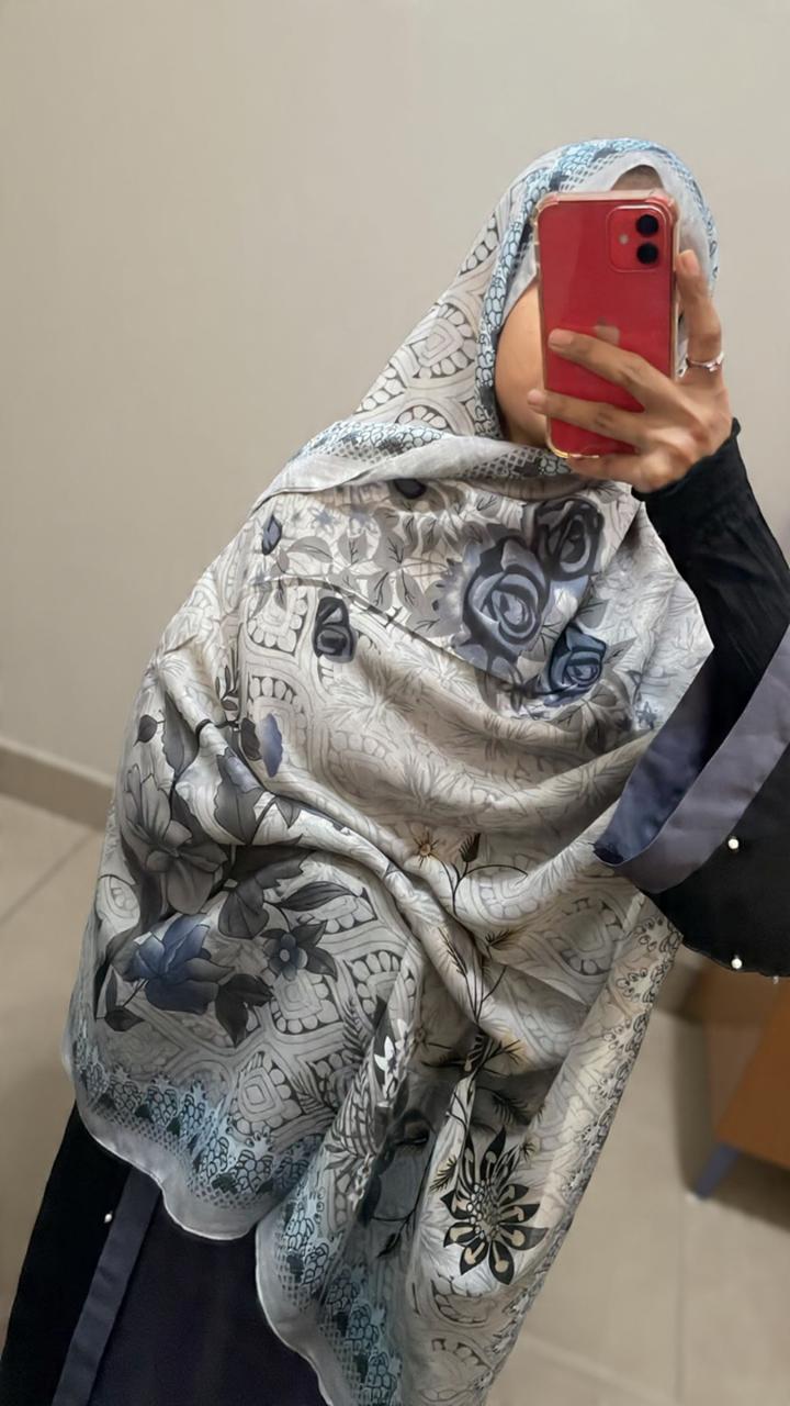 Elegant Floral Grace 🌸✨