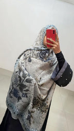 Elegant Floral Grace 🌸✨